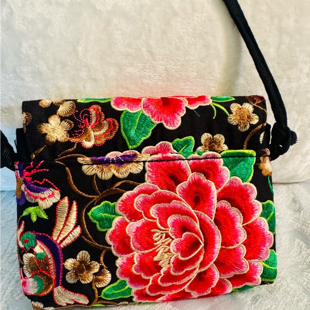 Embroidered Floral Crossbody Bag with Fringe - Black/Red - Picture 4 of 6